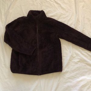 Uniqlo maroon fleece